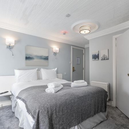 The Waterfront Townhouse Accommodation Килкени Екстериор снимка